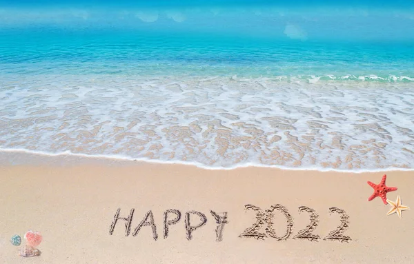 Heureux 2022 Écrit Sur Une Plage Tropicale — Photo