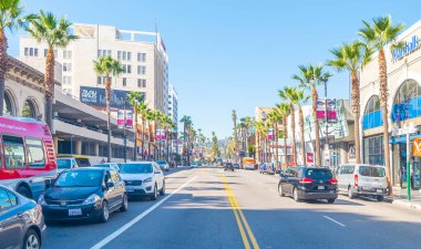 Los Angeles, ABD - 02 Kasım 2016: Güneşli bir günde Hollywood Bulvarı