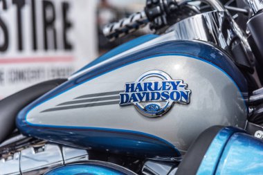 Alghero, ITA - 08 Nisan 2018 Harley Davidson tank amblemini kapatın 