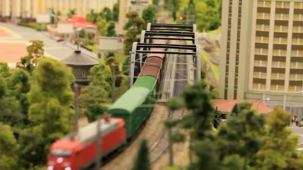 Ferrocarril en miniatura — Vídeo de stock