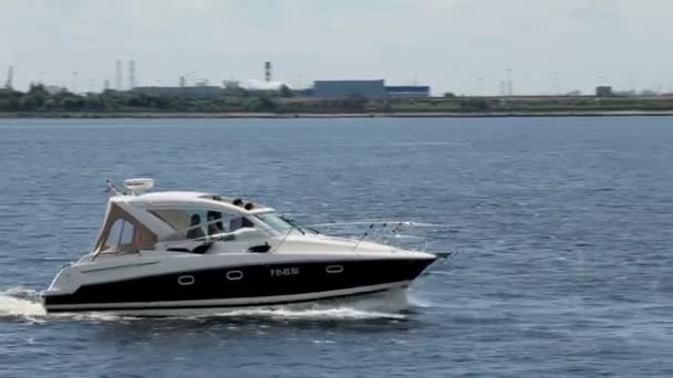 Yacht a motore — Video Stock