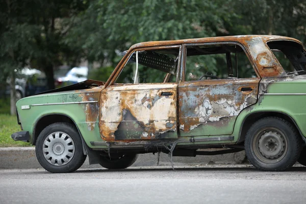 Ausgebranntes Auto — Stockfoto