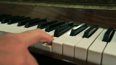 piyano çalpiano spelen