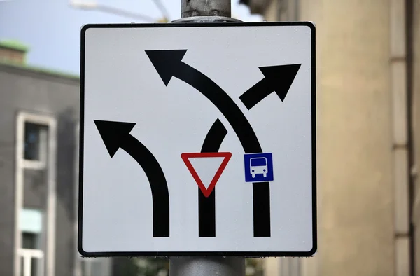Странные дорожные знаки — стоковое фото