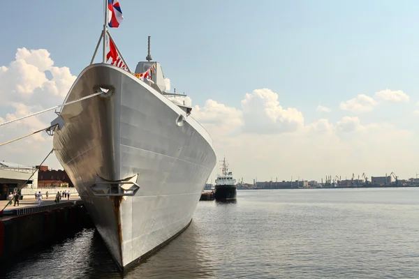 Frigate at the pier — Stock Photo, Image