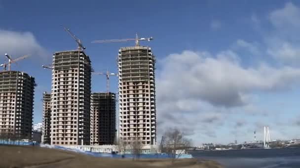 Hochhäuser bauen — Stockvideo