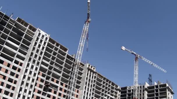 Construcción de un rascacielos vista inferior lapso de tiempo — Vídeos de Stock