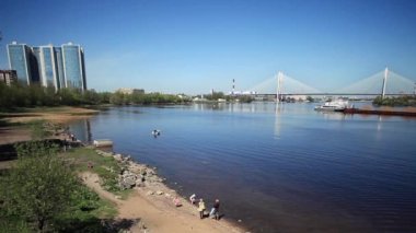 neva Nehri zaman atlamalı'nin manzaralarına