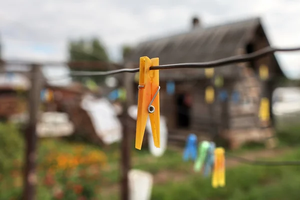 Sarı clothespin — Stok fotoğraf