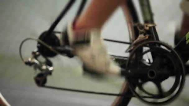 Bicicleta desportiva em movimento — Vídeo de Stock