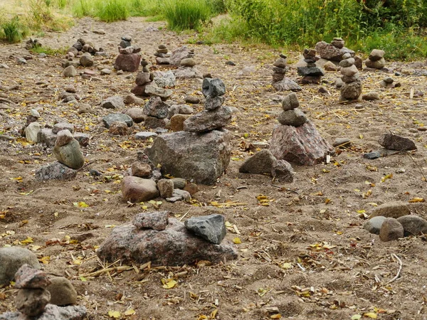 Zen Bahçesi Meditasyon Taş Konsantrasyonu Rahatlama — Stok fotoğraf