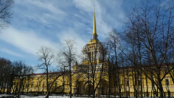 Άποψη Του Κτιρίου Ναυαρχείου Στην Αγία Πετρούπολη — Αρχείο Βίντεο