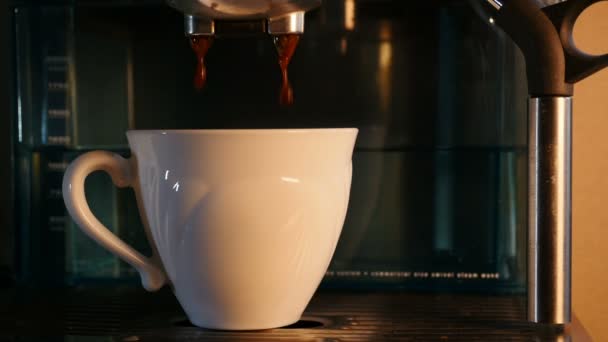 Espresso Caffè Tazza Dalla Caffettiera Primo Piano — Video Stock