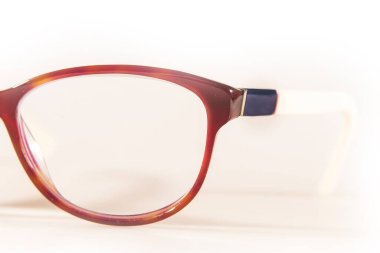 Kahverengi, muhteşem çerçeveler için. Tıpta moda ve tarz