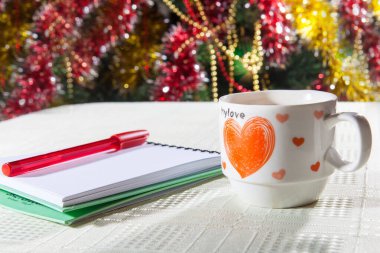 Bir fincan kahve. Beklenti. Yansımalar. Metin için boşluk