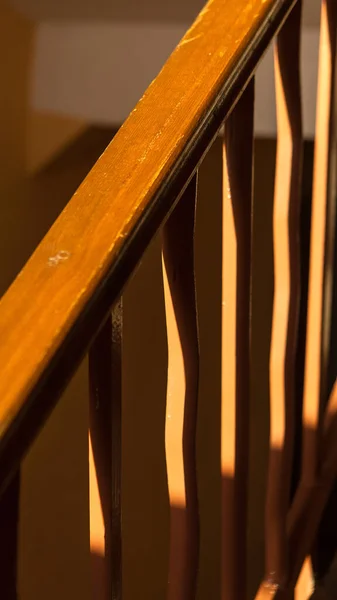 Ξύλινο Κιγκλίδωμα Κλασικής Σκάλας Κατασκευή Κατοικιών — Φωτογραφία Αρχείου