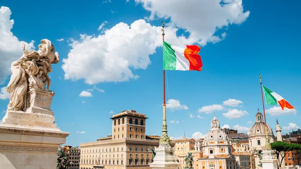 Altare della Patria e Piazza Venezia a Roma — Foto Stock