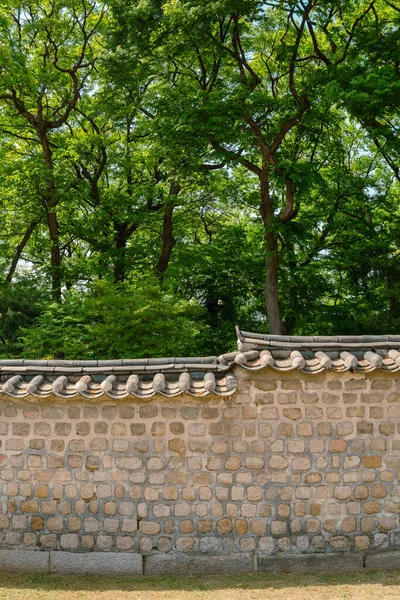 Korean Traditional Wall Green Forest Jongmyo Shrine Seoul Korea — Fotografia de Stock