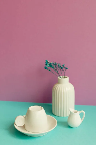 White Coffee Cup Vase Dry Flower Mint Green Table Pink — Fotografia de Stock