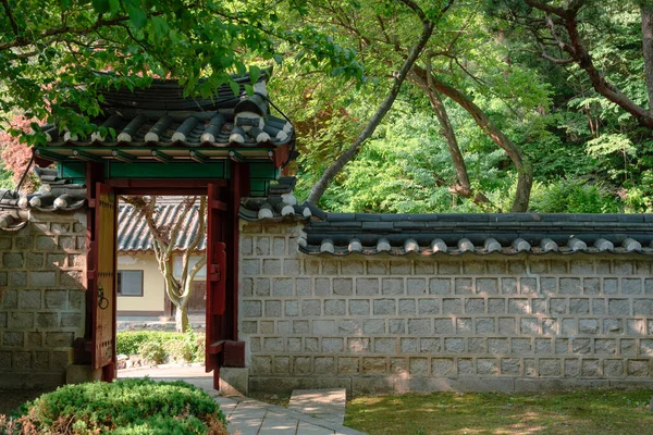 Nakseongdae Park, Kore 'nin geleneksel kapısı.