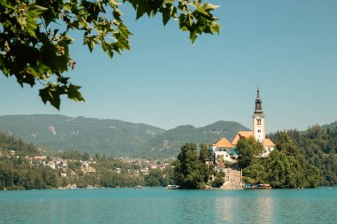 Bled Gölü ve Slovenya 'da Maria' nın varsayımının kutsal kilisesi
