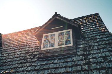 Bir Frame House Sonbahar gitmeden önce yaz sabahında