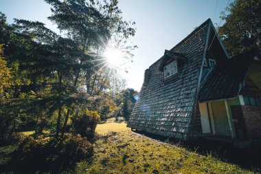 Bir Frame House Sonbahar gitmeden önce yaz sabahında