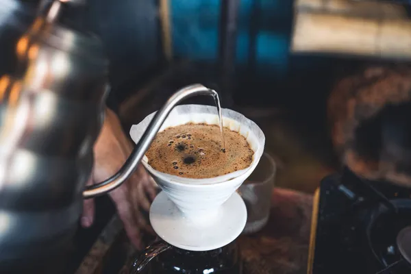 Tröpfchenkaffee Einem Rustikalen Café Morgen — Stockfoto