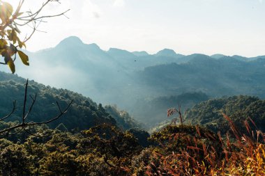 Akşam manzaralı dağ manzarası, Günbatımı