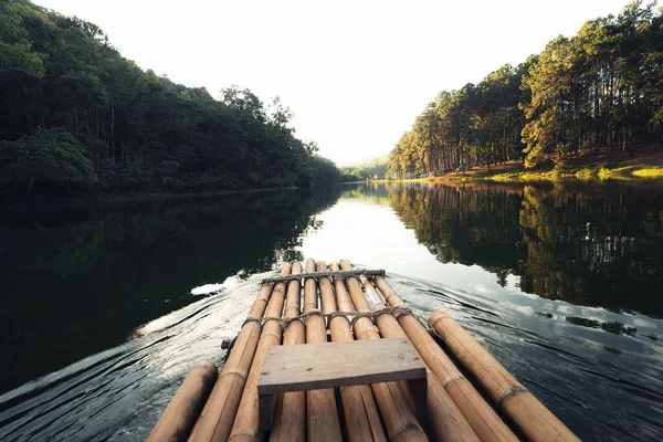 Jangada Bambu Água Turismo Natureza Jangada Rio — Fotografia de Stock