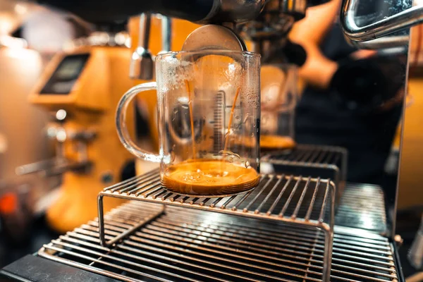 Кофе Эспрессо Автомата Чашке — стоковое фото