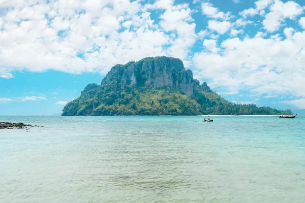 Krabi 'deki deniz ve tropikal adalar, deniz ve gökyüzü