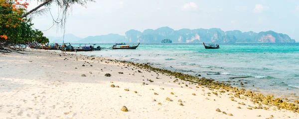 Beach Tropical Island Afternoon White Sand Blue Sea — Stock Photo, Image