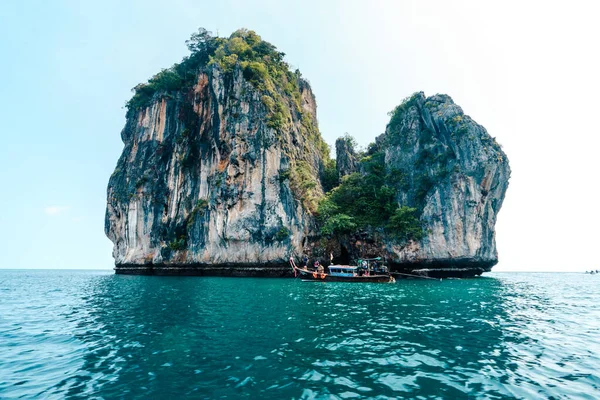 Boat Tour Rocky Mountain Island Sea — Photo