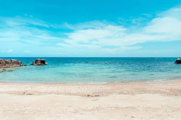 Tropisk Strand Och Blått Hav Sommar — Stockfoto