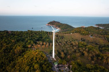 Sabah adada yel değirmeni, beyaz yel değirmeni