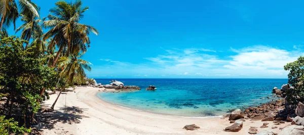 Spiaggia Tropicale Mare Blu Estate Sull Isola — Foto Stock