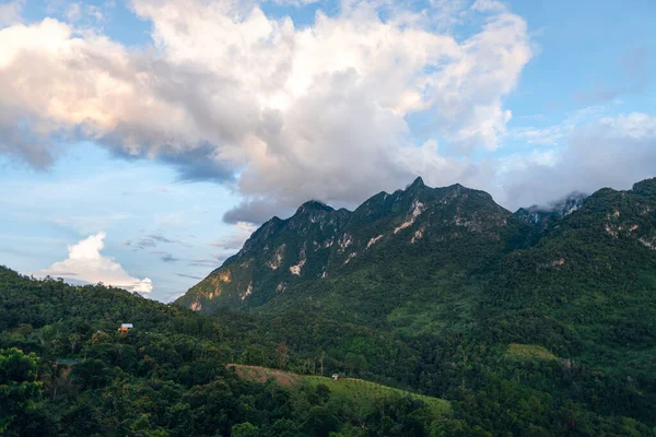 Vista Verde Montanha Doi Luang Chiang Dao — Fotografia de Stock