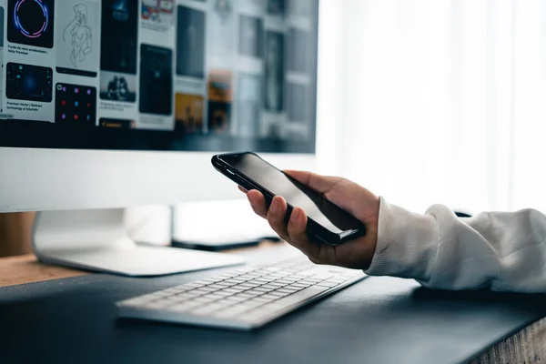 Man Working Computer Desk Smartphone Home Office — Fotografia de Stock