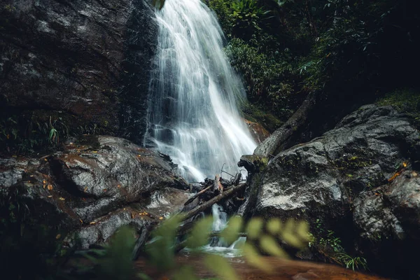 Cachoeira Floresta Tropical — Fotografia de Stock