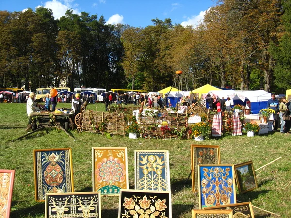Багато хто з святом осінь в Україні — стокове фото