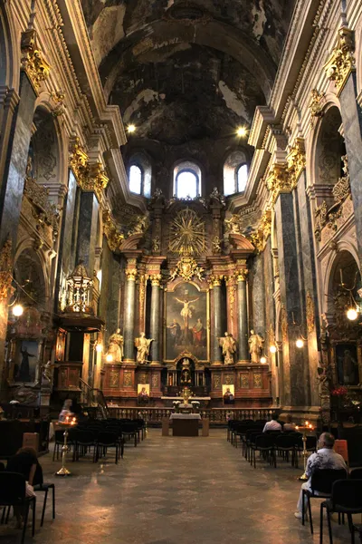 Inside of Jesuit Church is dedicated to Sts. Peter and Paul in Lviv — Stock Photo, Image