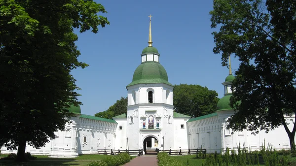 Arquitectura de un monasterio en Novgorod-Severskyi —  Fotos de Stock