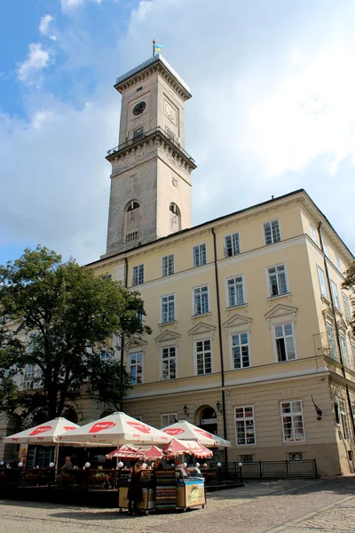 Rathaus im Zentrum von Lwow — Stockfoto