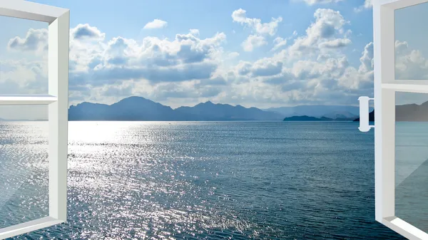 Fenêtre ouverte sur la mer — Photo