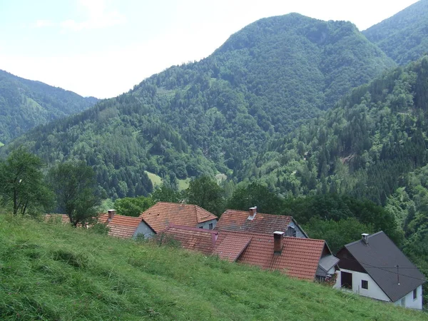 Villaggio Montagna Paesaggio Con Montagne Villaggio Valle Tra Montagne Vista — Foto Stock