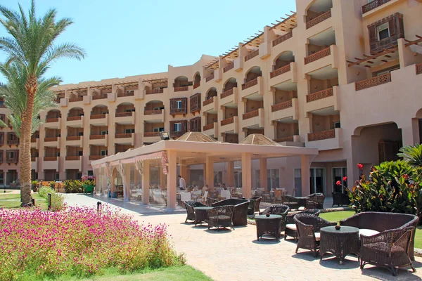 Hurghada Egitto Agosto 2018 Resort Tropicale Egitto Palme Vegetazione Tropicale — Foto Stock