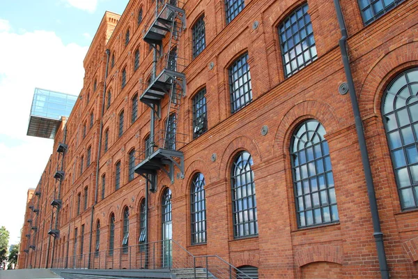 Lodz Polónia Agosto 2019 Fachada Antigo Edifício Tijolos Antigo Edifício — Fotografia de Stock