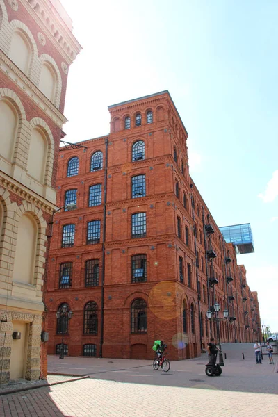 Lodz Polónia Agosto 2019 Fachada Antigo Edifício Tijolos Antigo Edifício — Fotografia de Stock