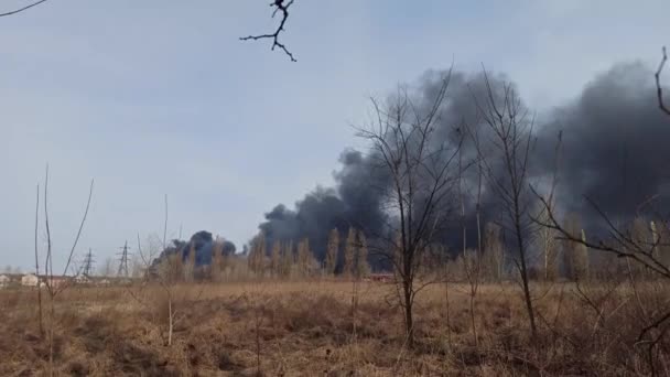 Smoke Fire Outskirts City Air Strike Russian Aircraft City Chernihiv — Video